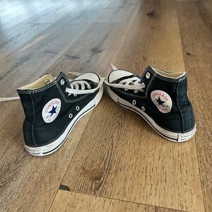 Kids converse shoes size 1 all stars